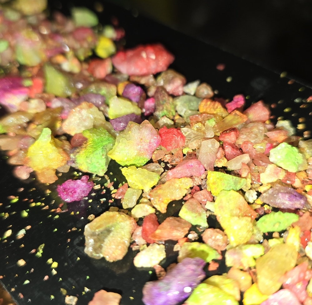 Dyed stone for resin, crafts, decoration.